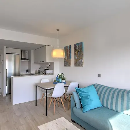 Star 402 Apartment